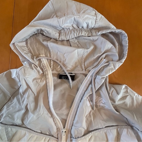 Nike Women’s XS Windrunner Windbreaker Full Zip Jacket - Picture 2 of 9